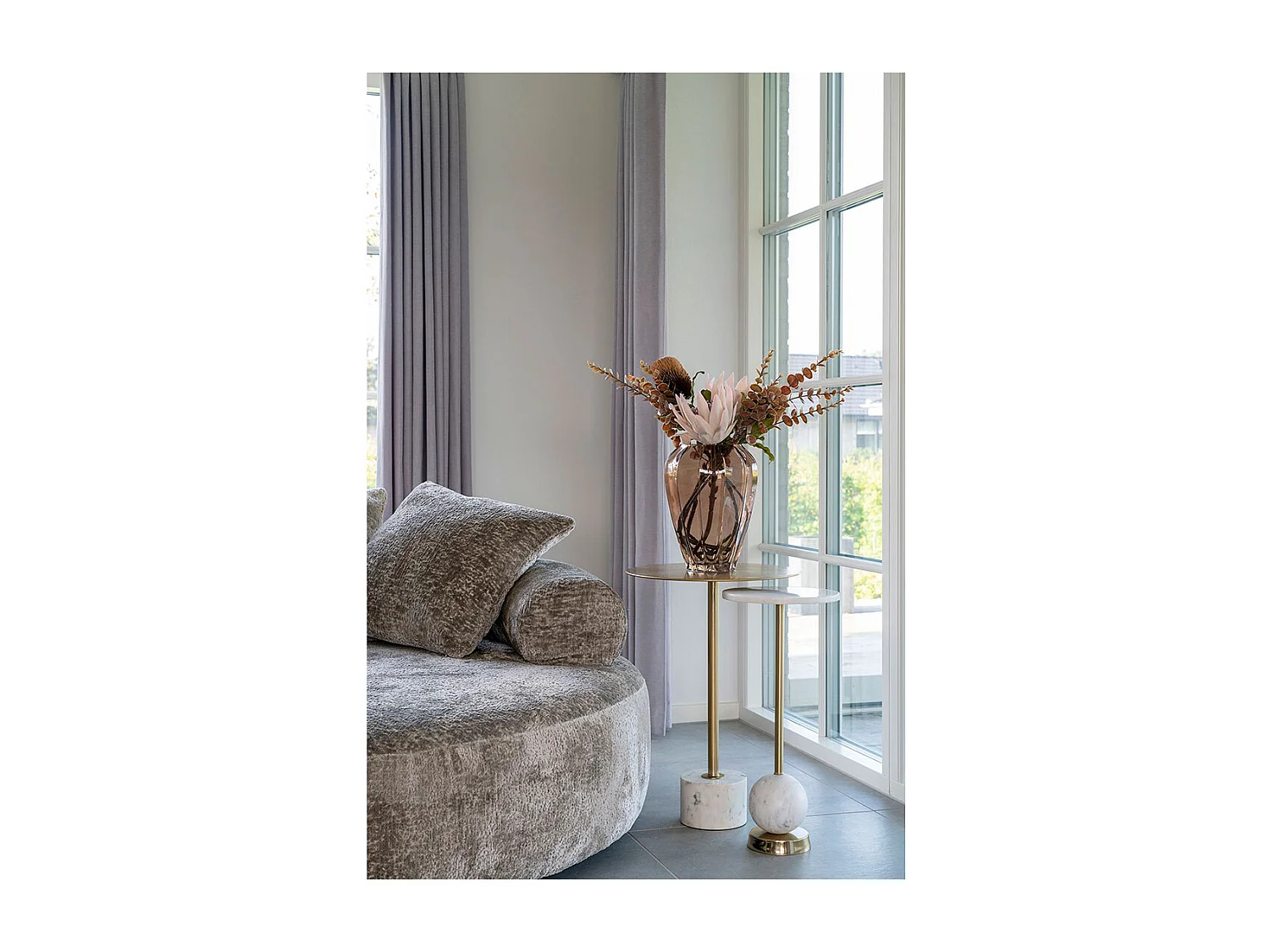 Salo Couchtisch , Ecktisch Ø25cm Marmor Messing, Marmor.