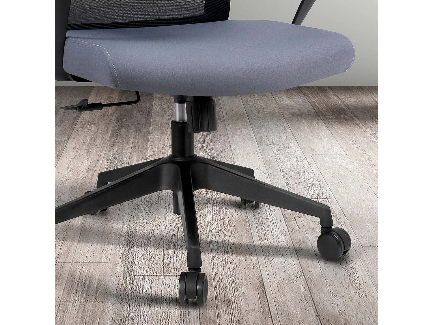 Cadeira de escritório em tecido e malha com rodas - A117/127cm x C67cm x P69cm preto - Ethan