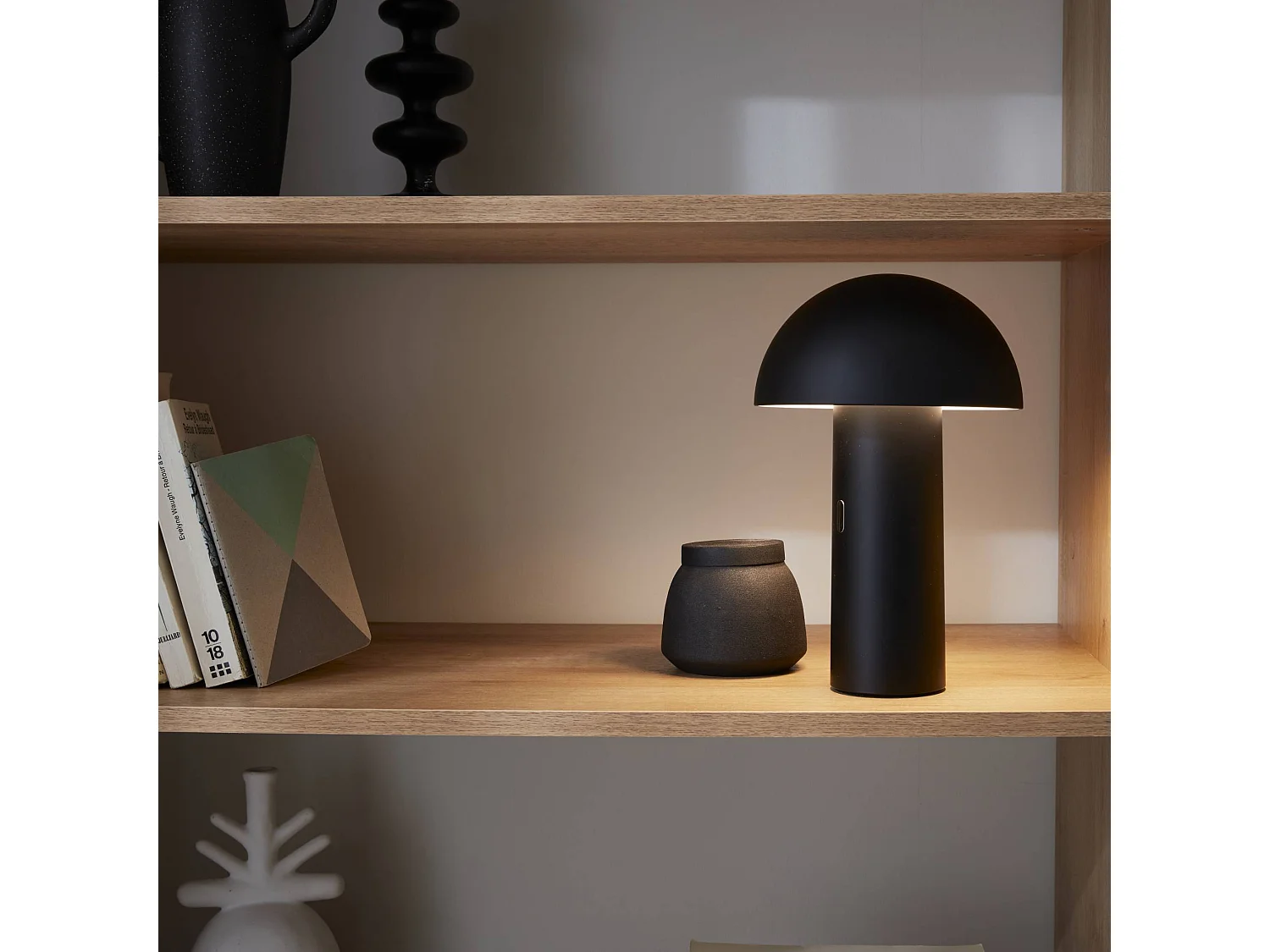 Lámpara de sobremesa con cabezal ajustable para interior negro