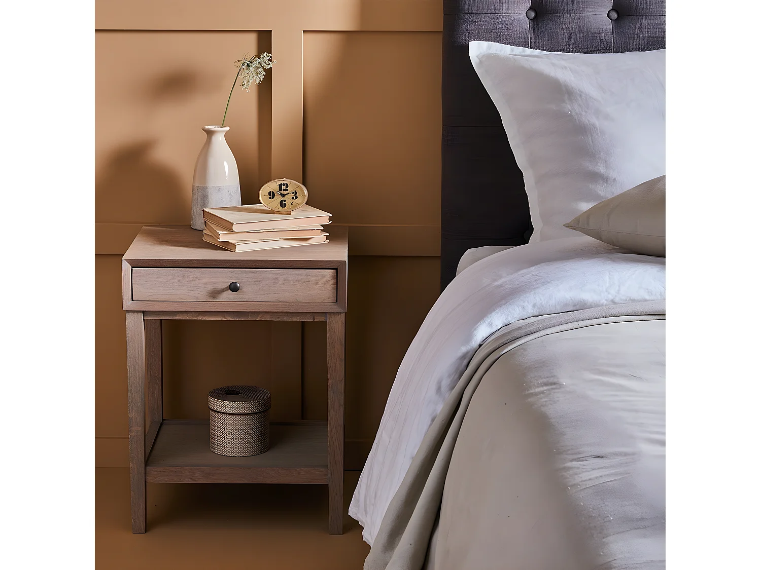 Tavolino da notte in quercia John