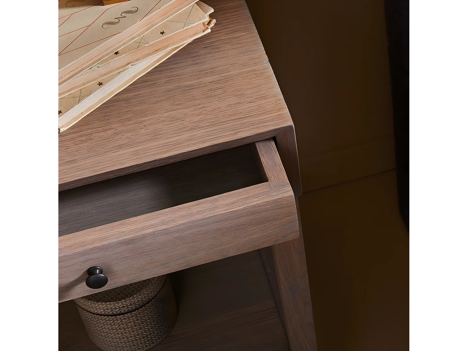 Tavolino da notte in quercia John