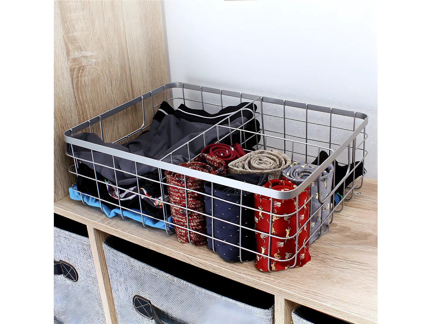 Cesta metálica gris de 3 compartimentos