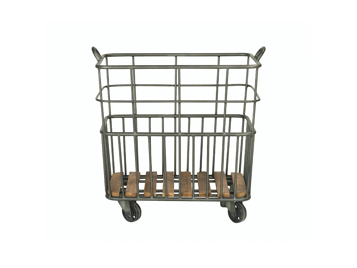 Carrinho de metal com rodinhas para toras