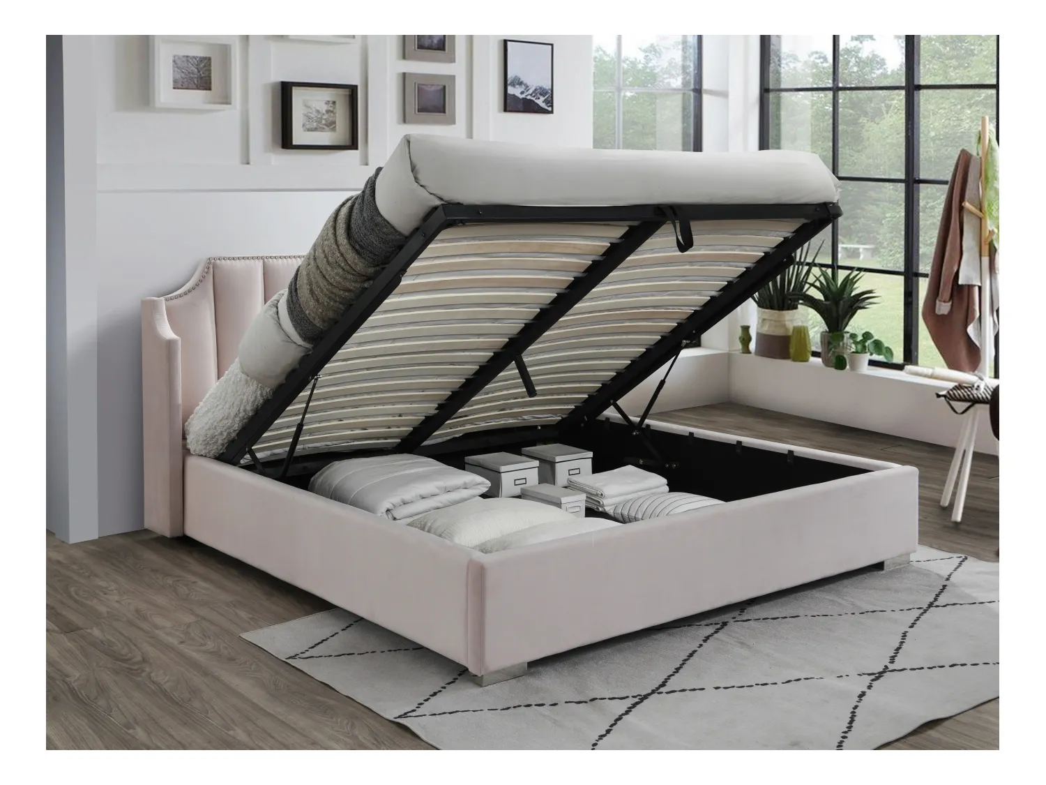 Bett mit Bettkasten & geschwungenem Kopfteil + Matratze - 180 x 200 cm - Samt - Rosa - TEOMIS