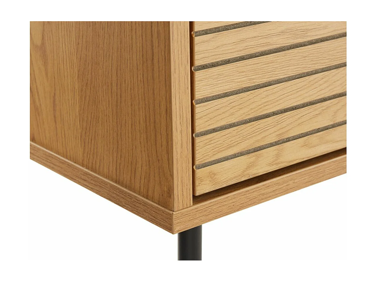 Buffet BRODIE avec finition chêne et pieds noirs - 150x140 cm - Bois