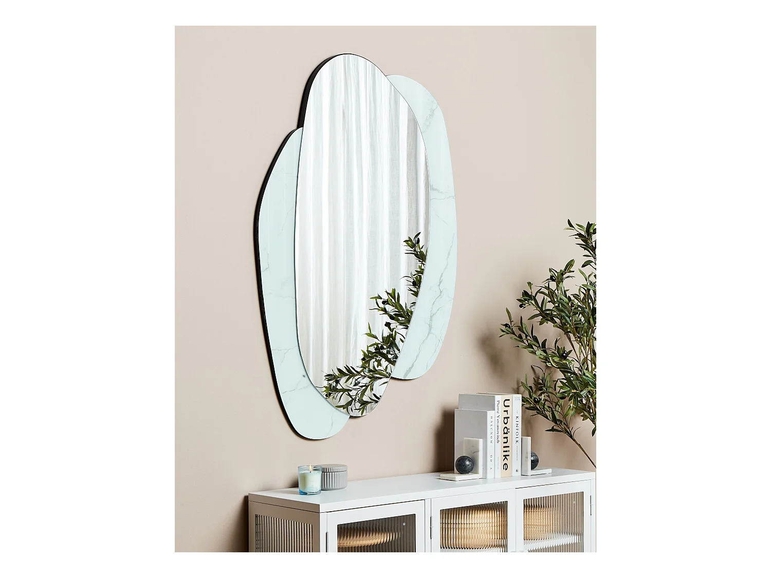 Rahmenloser Wandspiegel Marmor Optik weiß asymmetrisch 80x117 cm Deko Pannes