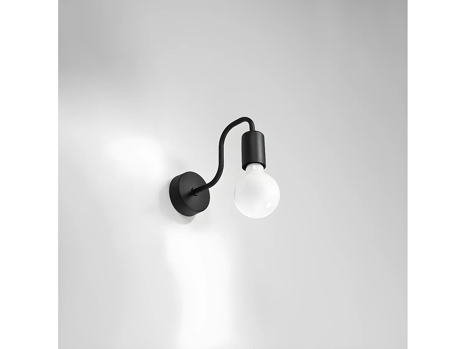 Appliques Vector Industriel En Acier - 1 Sources Lumineuses - L.8,5 X H.20 Cm - Noir