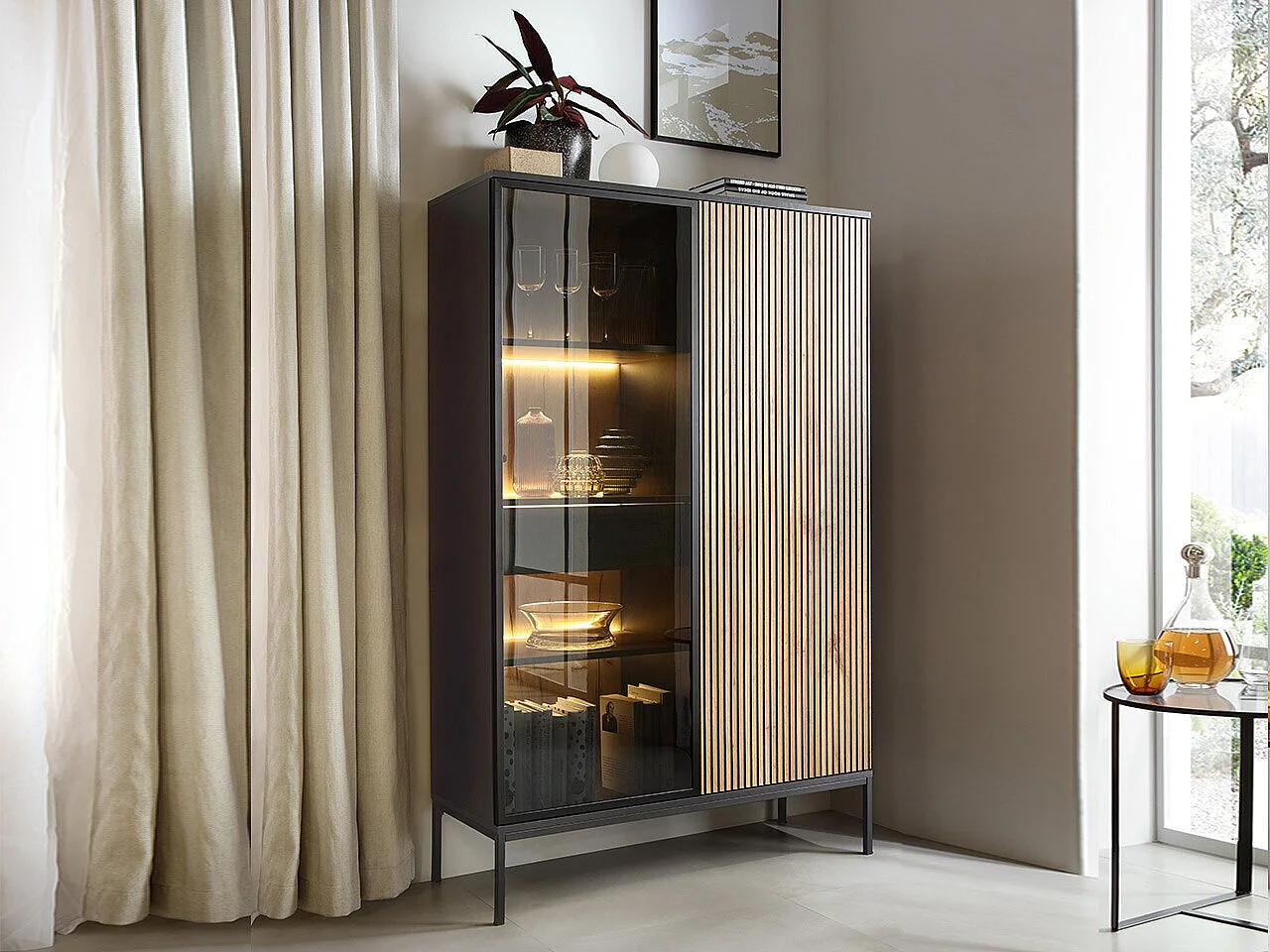 Étagère Soferi 100, Avec des portes|Fermé, Verre|Stratifié, Le nombre de portes: 2, 166cm