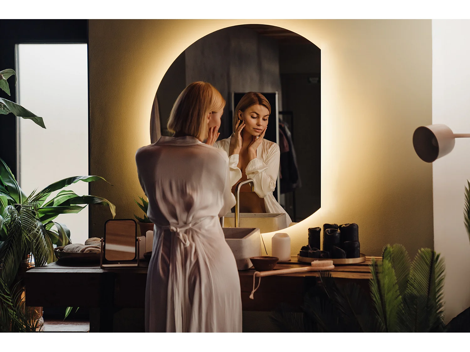 Runder LED-Spiegel, beleuchteter LED-Spiegel für Make-up und Gesicht – 70 cm – warmes Licht