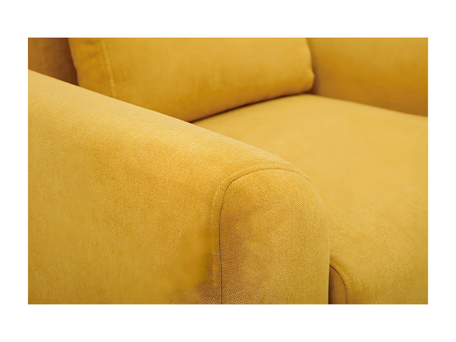 Sillón diseño tejido efecto terciopelo amarillo mostaza y patas roble  EKTOR