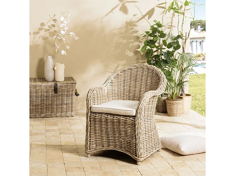 KALLY - Fauteuil en rotin avec coussin d'assise blanc