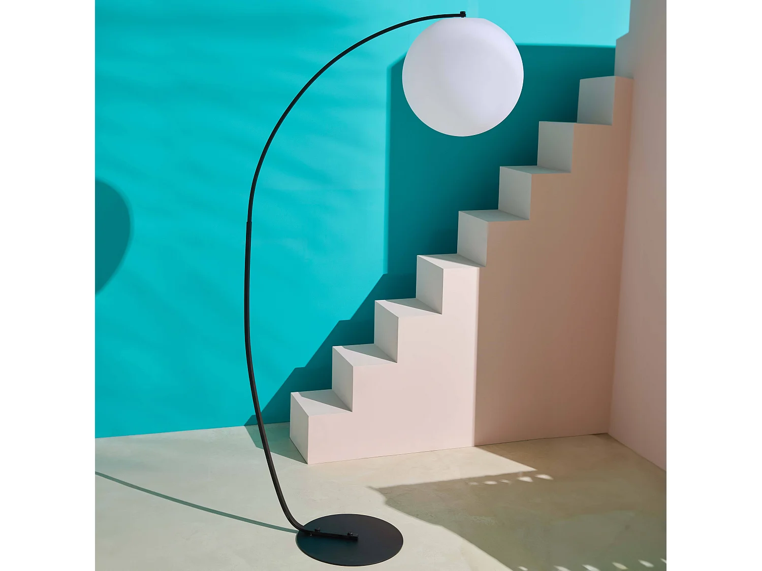 Lampadaire arche polyéthylène noir