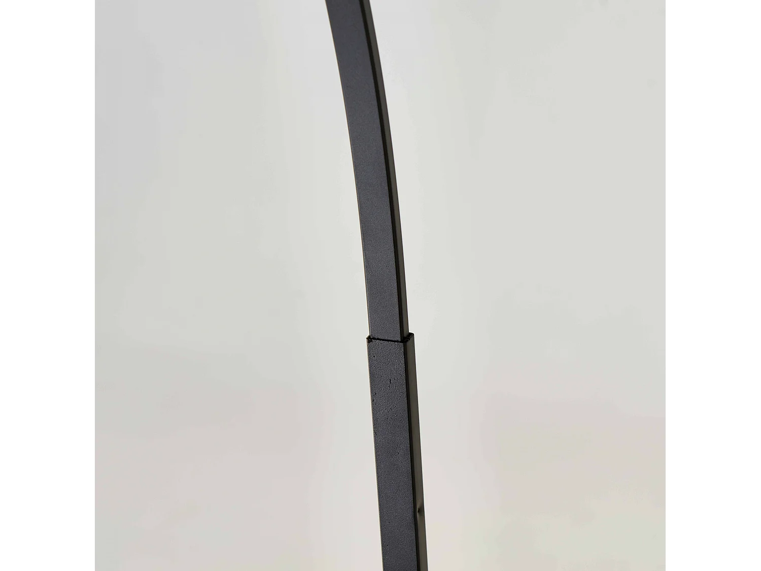 Lampadaire arche polyéthylène noir