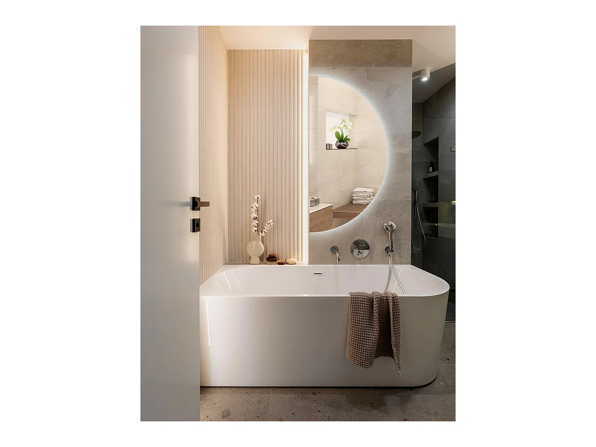 Miroir LED semi-circulaire moderne pour loft mural 45 cm x 90 cm Lumière froide