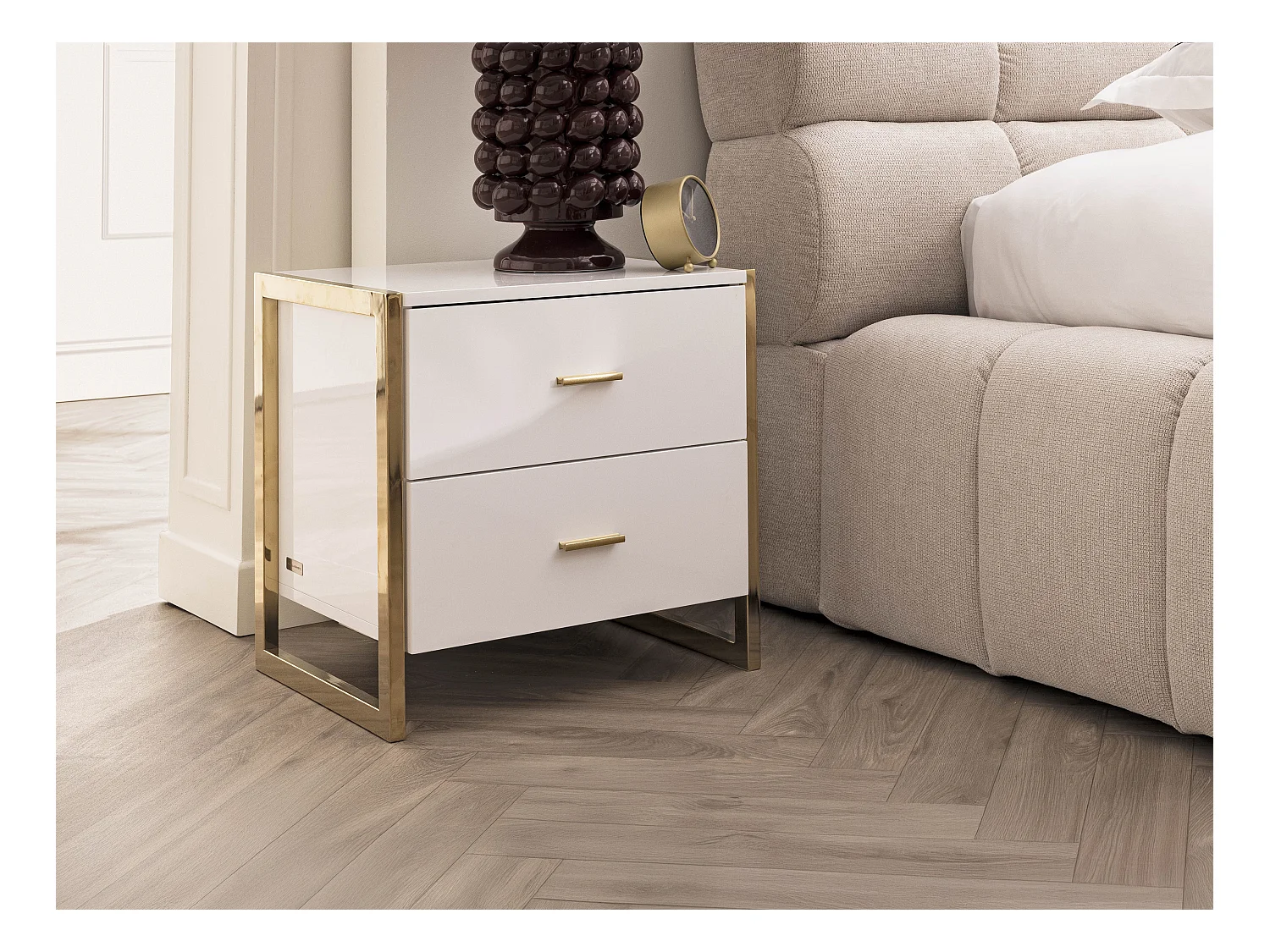 Conjunto de 2 mesitas de noche con 2 cajones - MDF - blanco lacado y dorado - OMBRELIA de Pascal Morabito