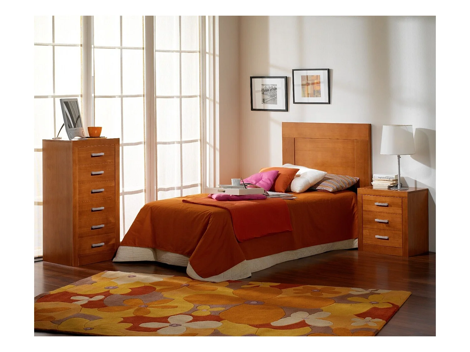 Mesita 3 cajones , pino macizo, Moblit, serie Kalpe, medidas: (55x50x35) cm ( altoxanchoxfondo), color cerezo