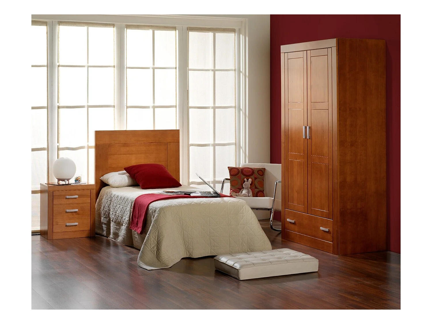 Mesita 3 cajones , pino macizo, Moblit, serie Kalpe, medidas: (55x50x35) cm ( altoxanchoxfondo), color cerezo