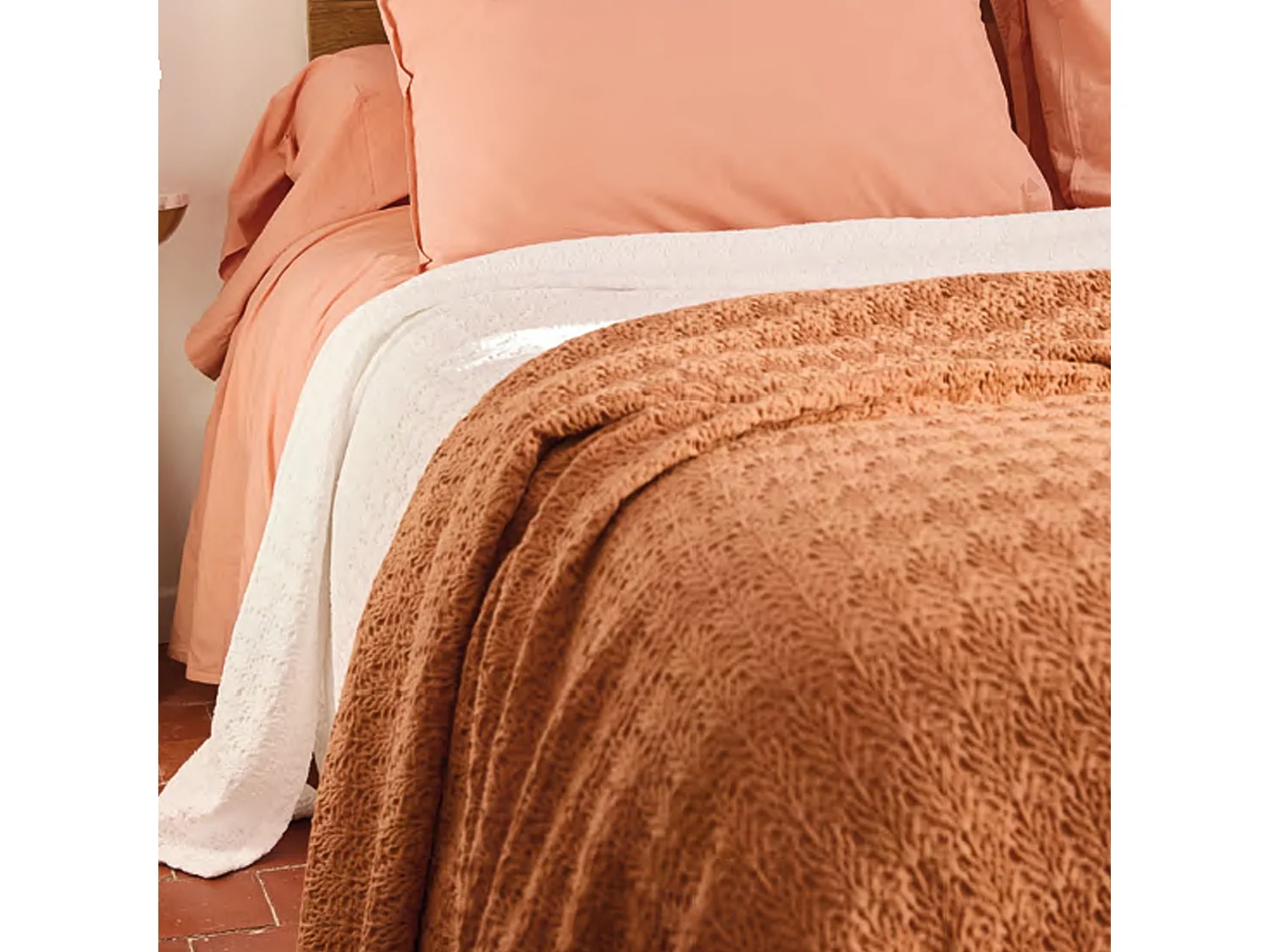 Dessus de lit 230x250 cm BARI 420 g/m² en coton blanc uni