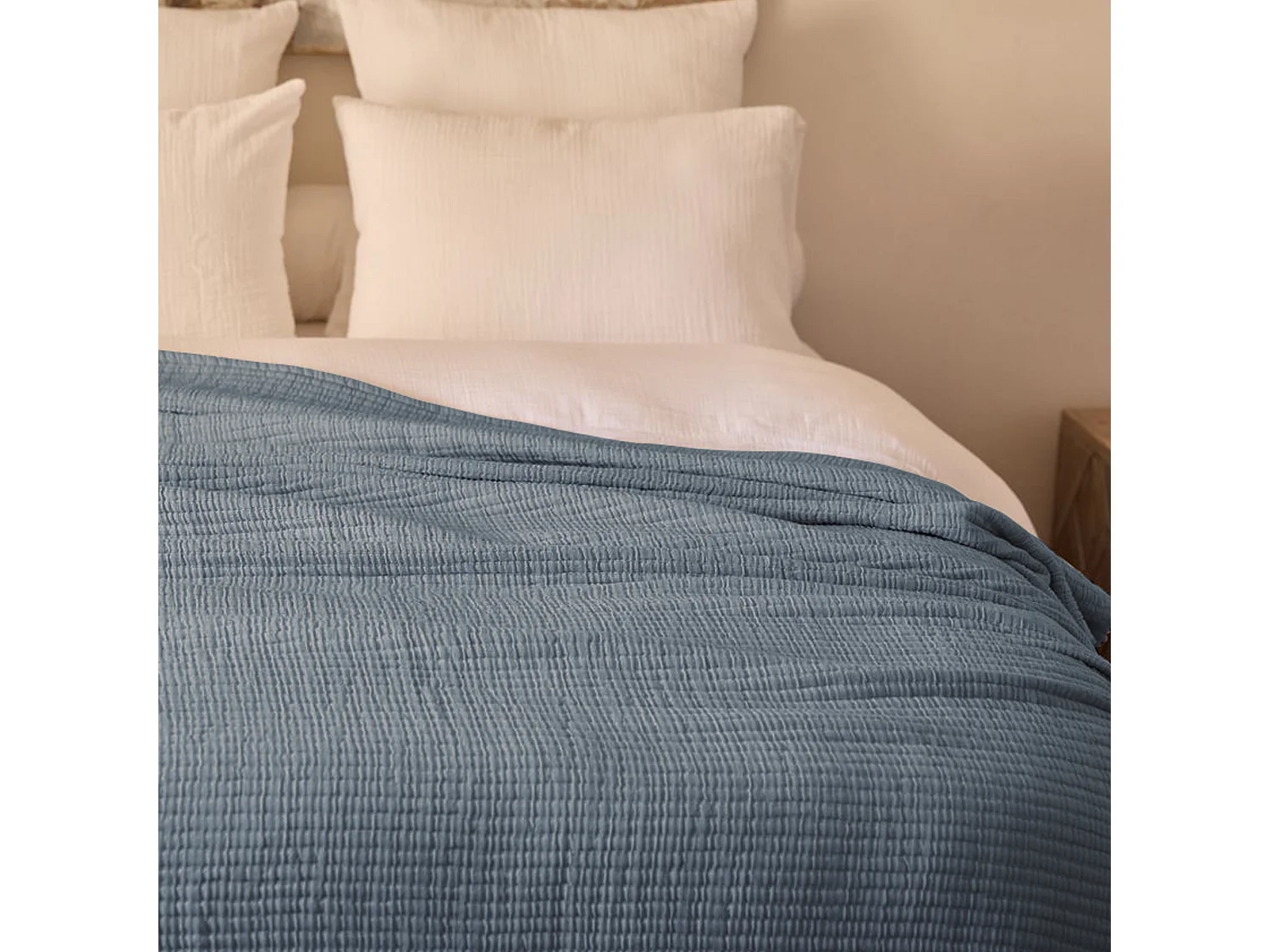 Plaid 125x180 cm SEVILLE en coton lavé bleu abysse