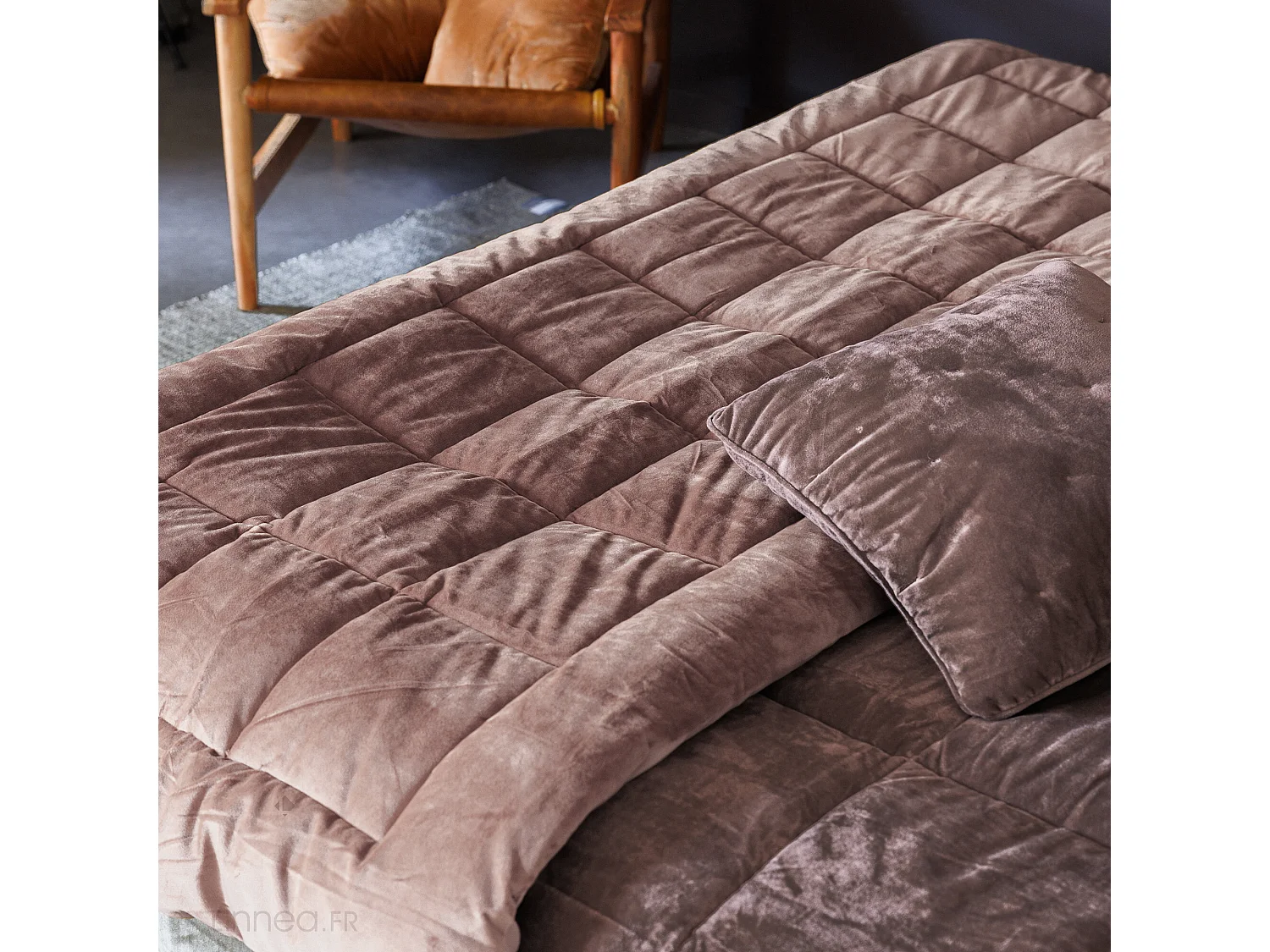 Couvre-lit 180x240 moki en velours de polyester piquage carreau Bison