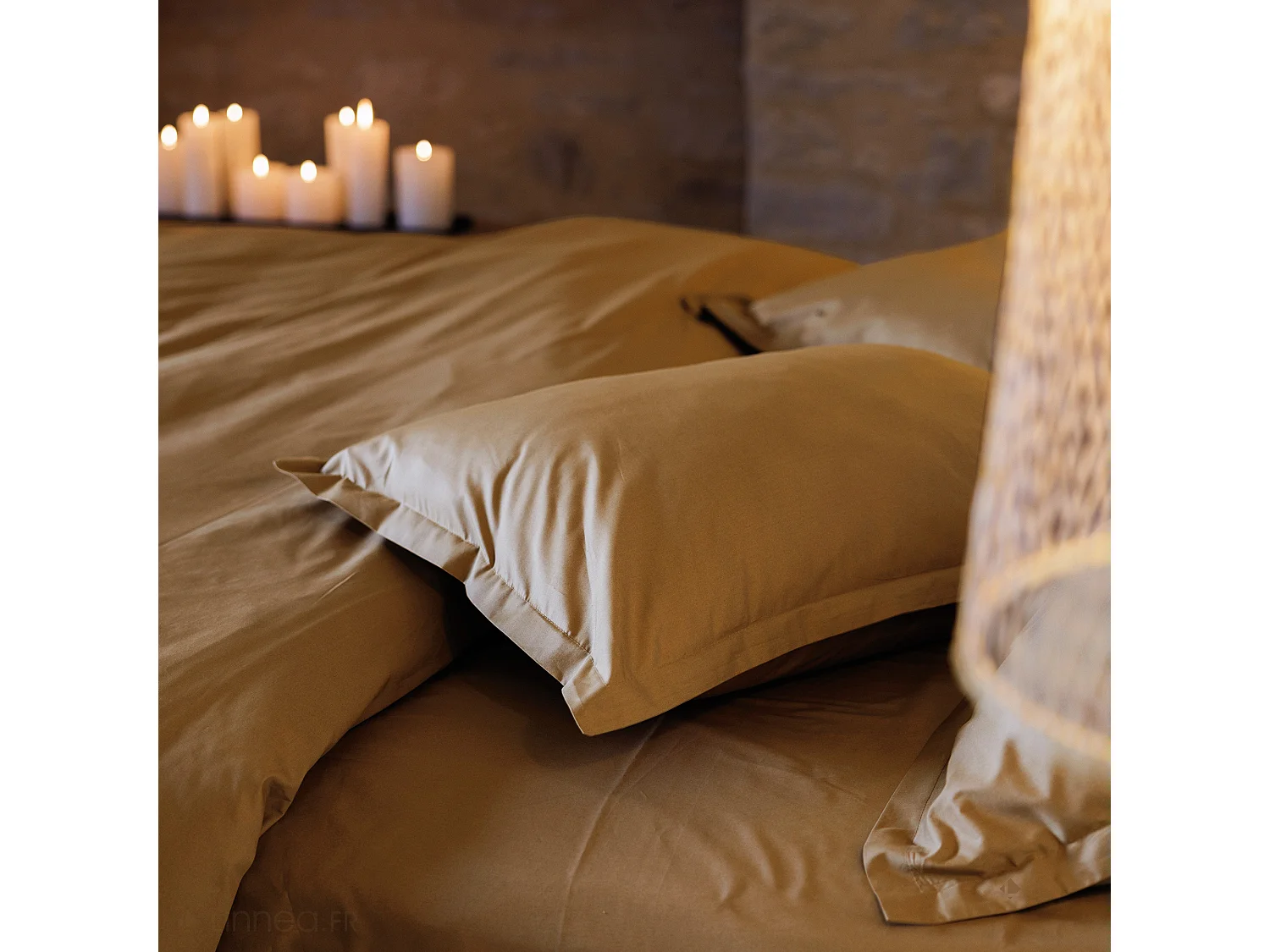 Drap housse uni 80x200 cm bonnet 35 cm percale de coton MANOIR marron Cognac