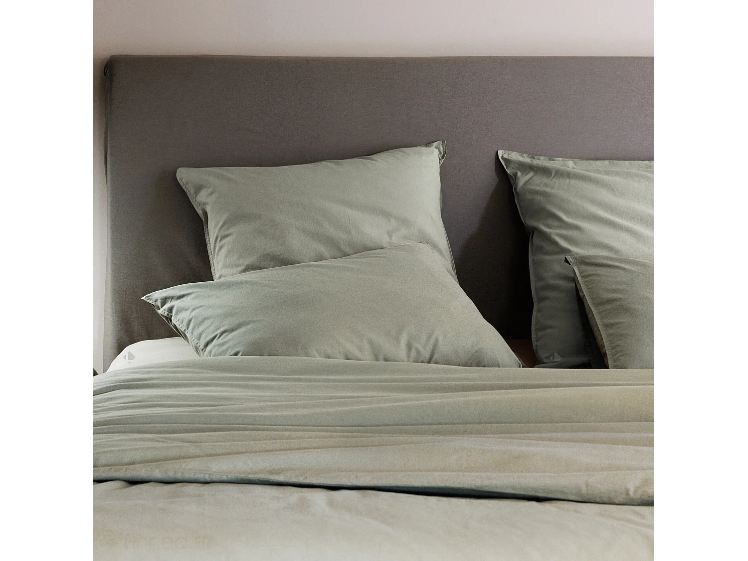 Drap housse PALACE pur coton lavé 160x200 cm bonnet 35 cm uni vert laurier