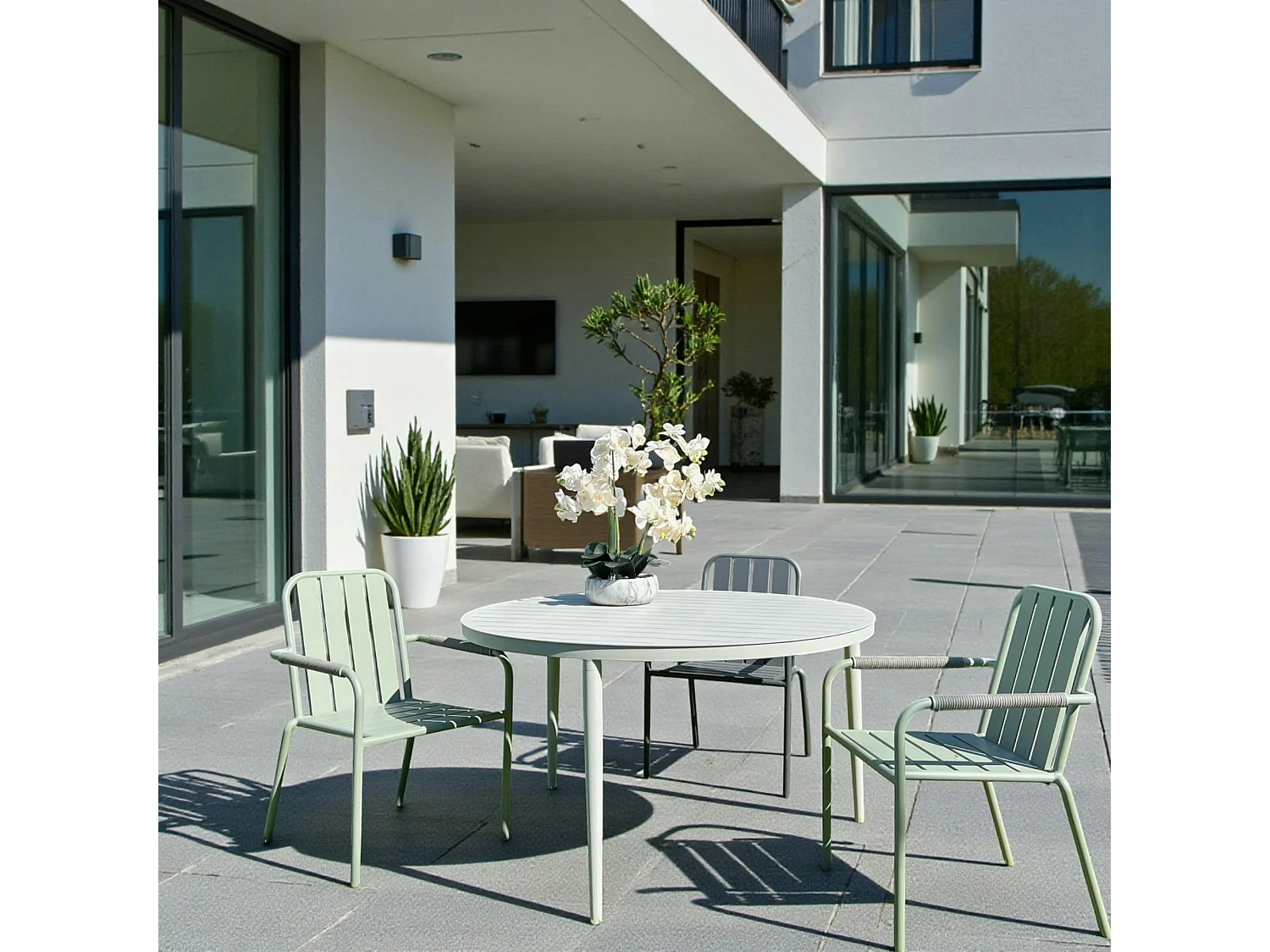 Table de jardin ronde en aluminium gris poudré Ø 130 cm STOCKHOLM