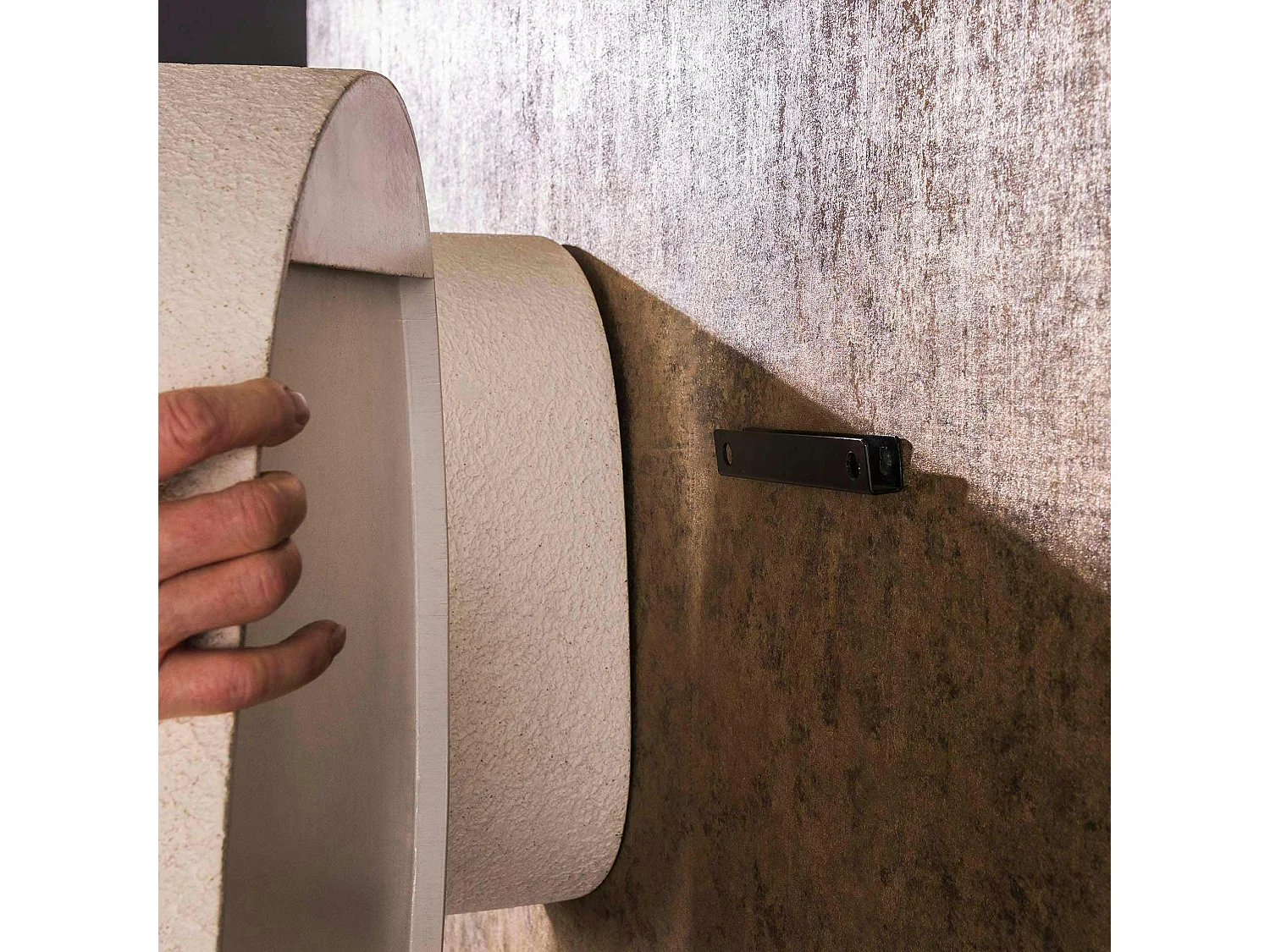 Etagère murale blanche en marbre composite forme organique 46 cm TAJ