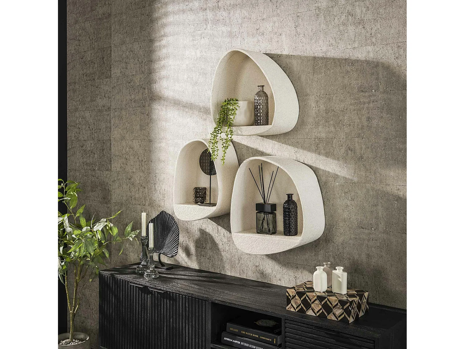 Etagère murale blanche en marbre composite forme organique 46 cm TAJ