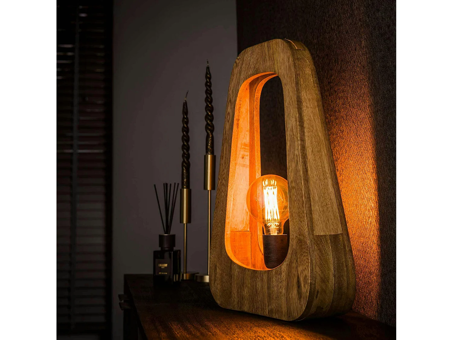 Lampe de table en bois de manguier forme organique H 50 cm LUCKNOW