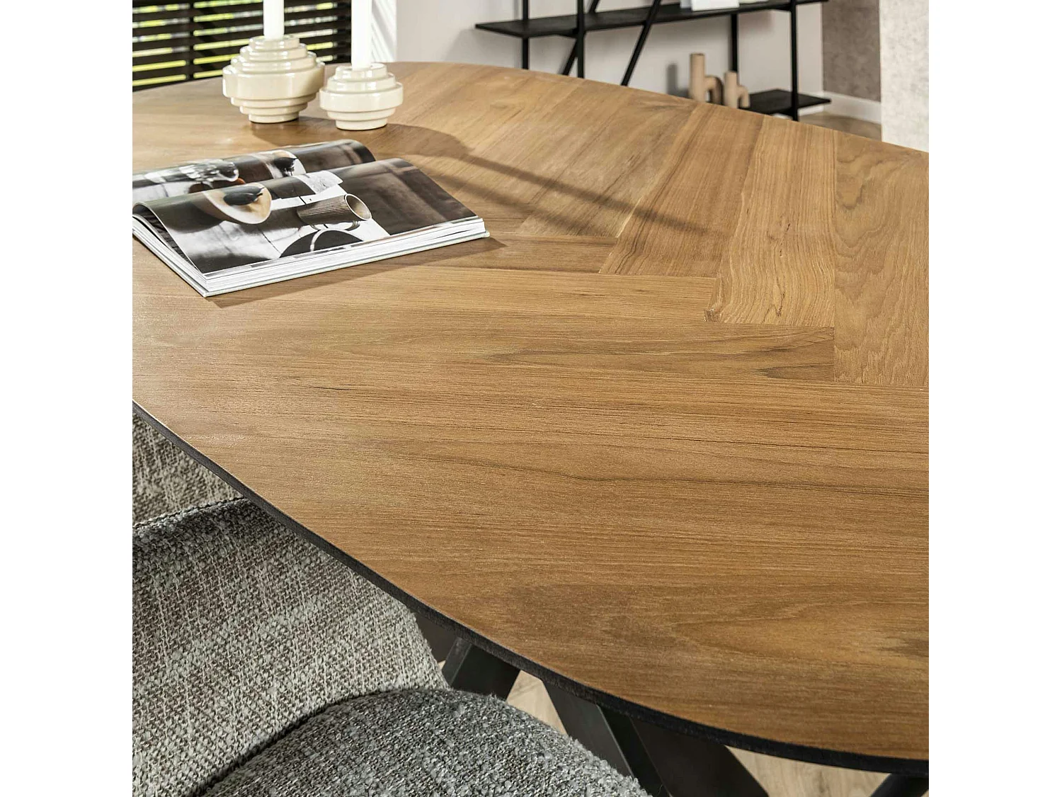 Table à manger bords ronds motif chevron, teck recyclé 180 cm MAYA