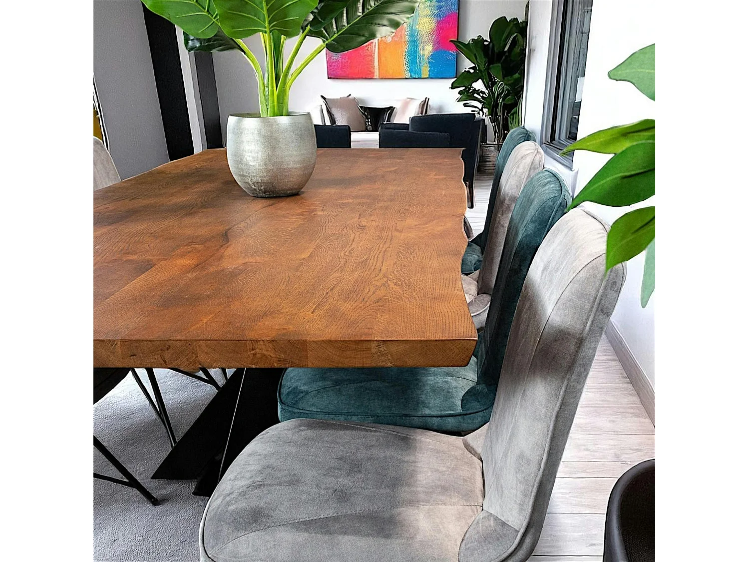 Table à manger en bois de chêne bordures naturelles 200 cm OKA