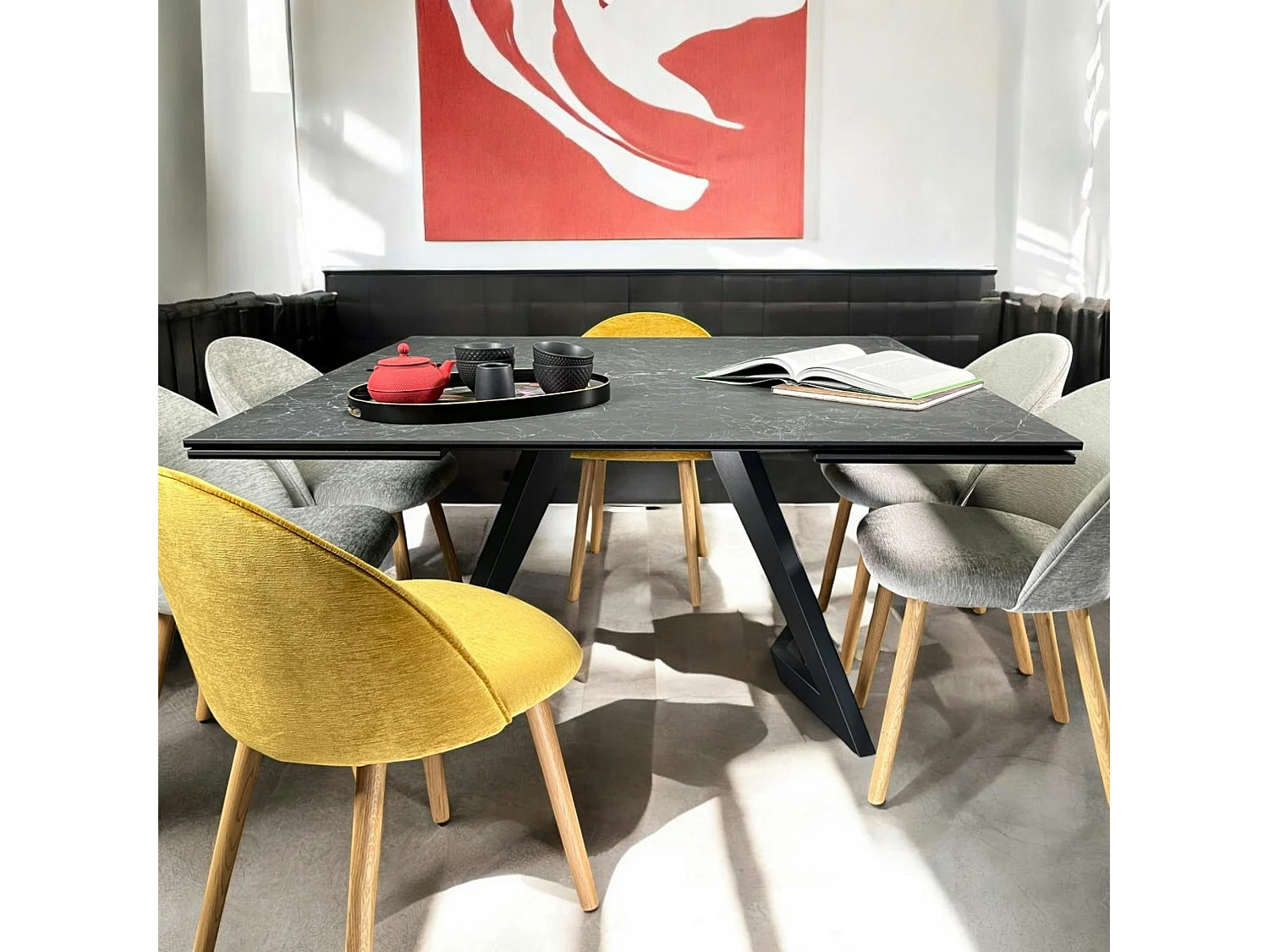 Table carrée extensible en céramique marbrée anthracite 140-220 cm LOMBARDIE