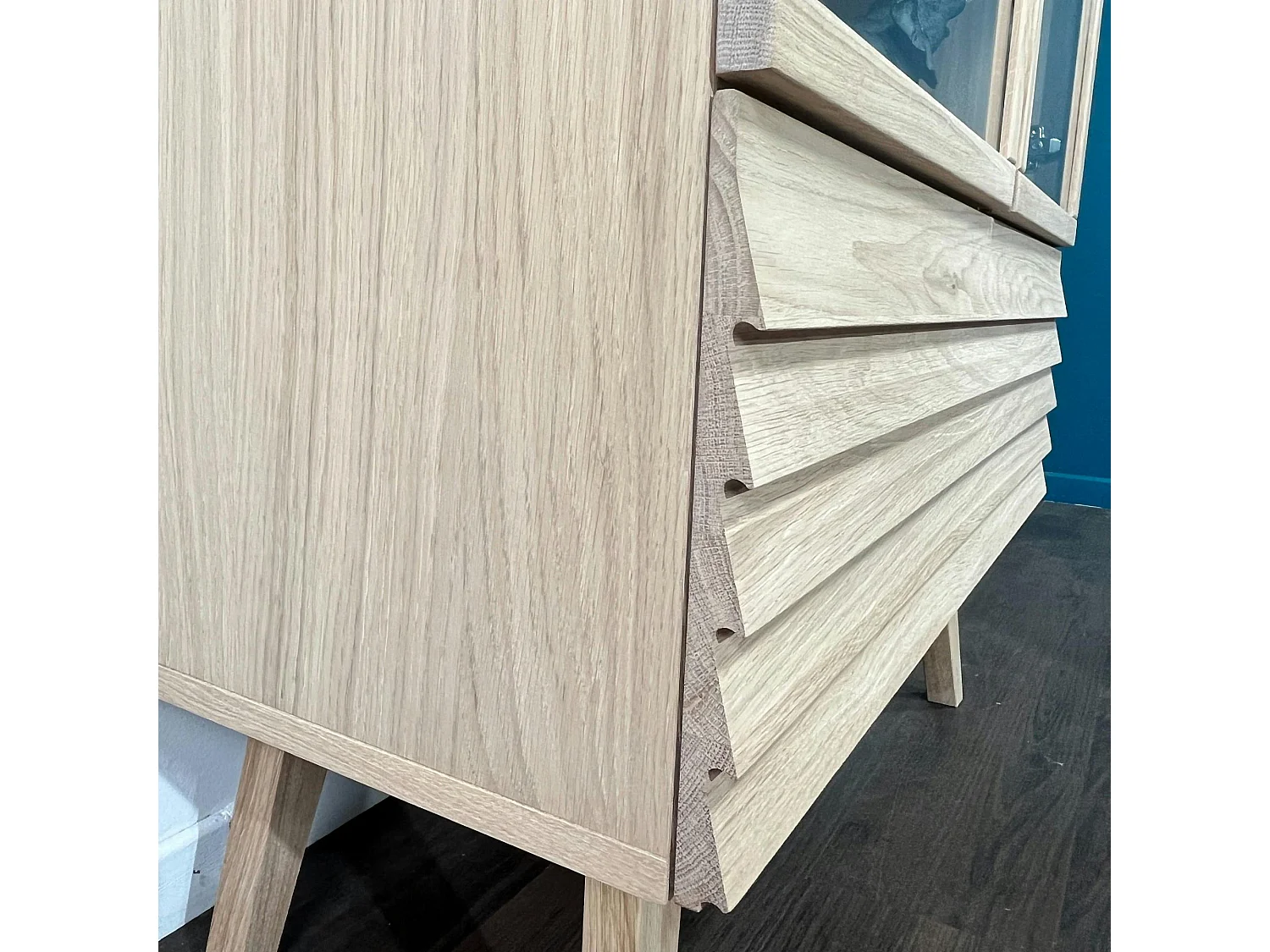 Bibliothèque vitrine en bois de chêne blanc COLOGNE