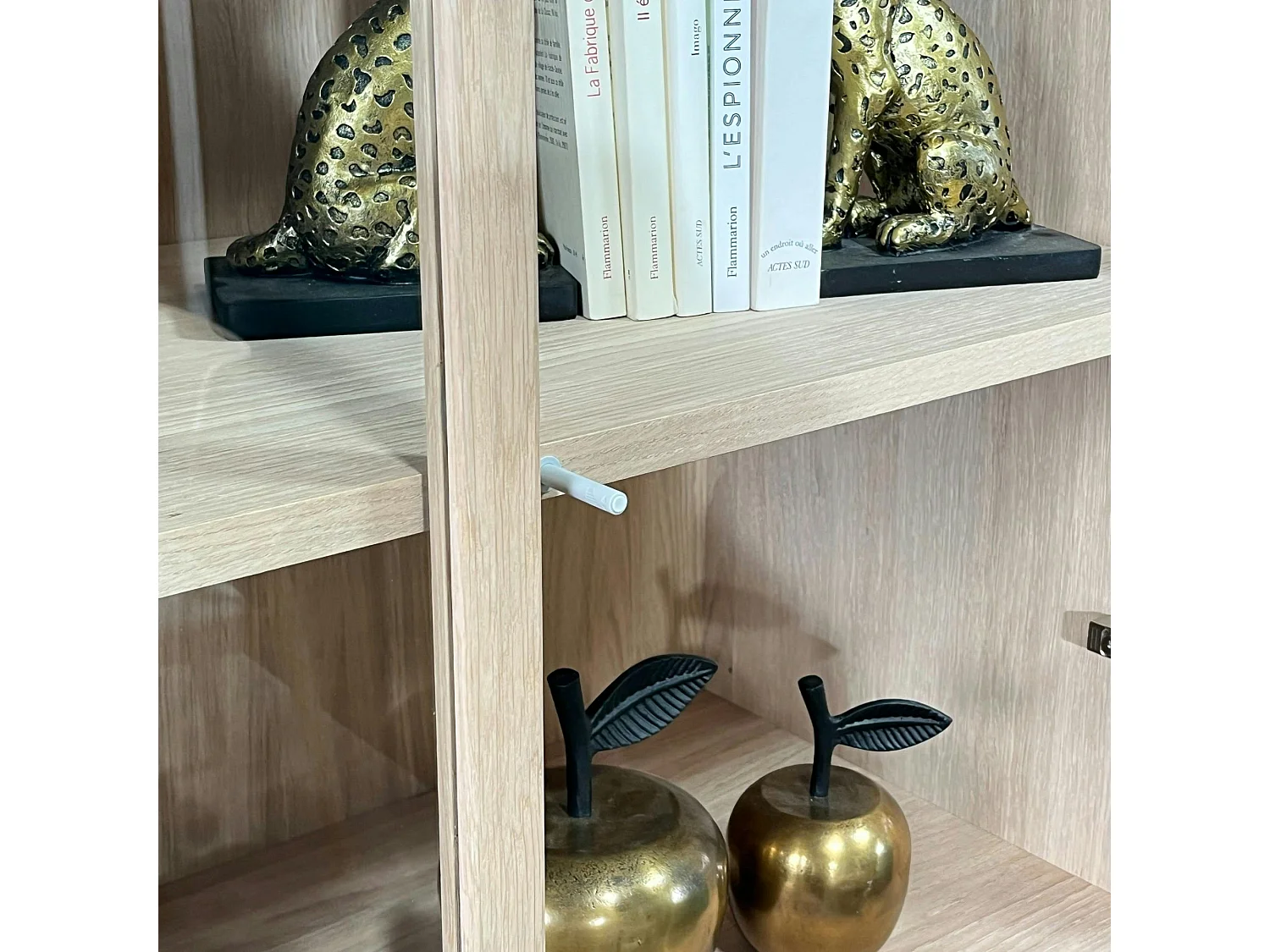 Bibliothèque vitrine en bois de chêne blanc COLOGNE