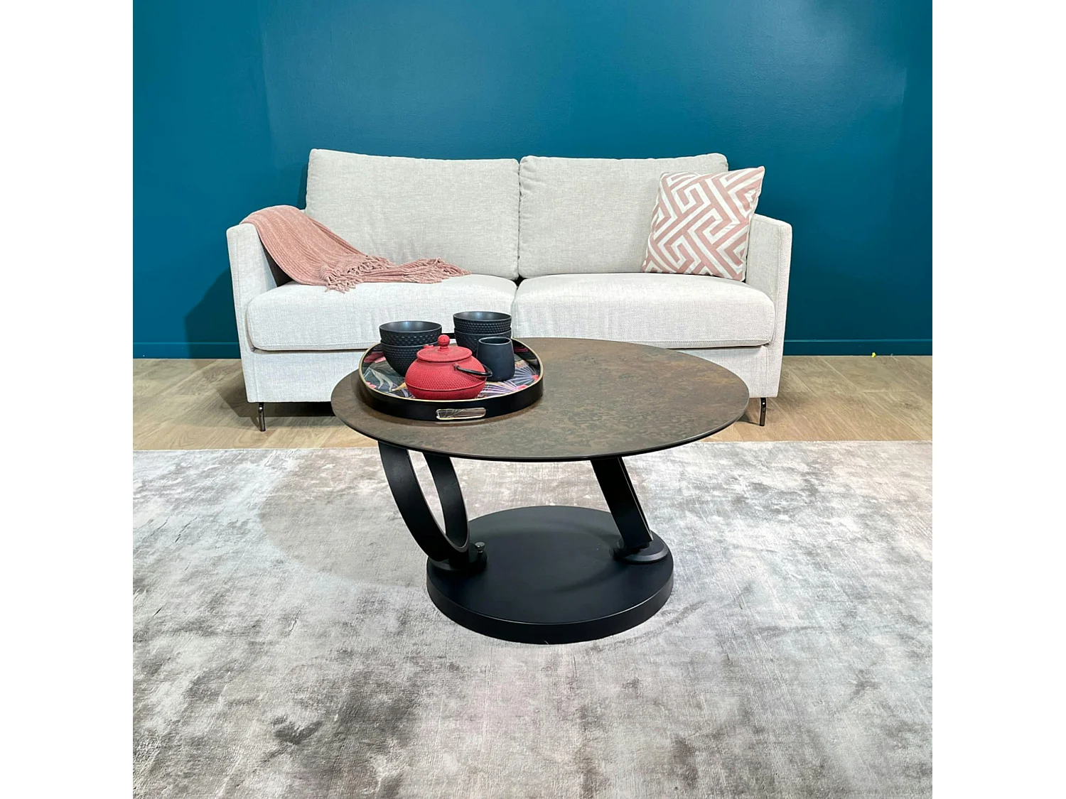 Table basse pivotante en céramique bronze LOMBARDIE