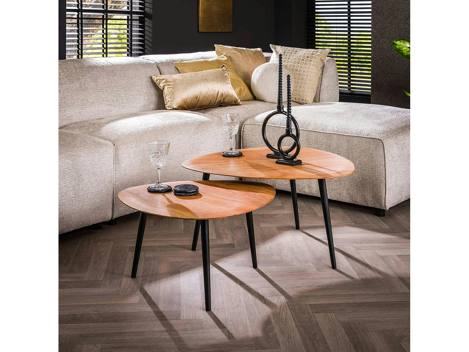 Table basse en bois massif forme triangle (lot de 2) MELBOURNE