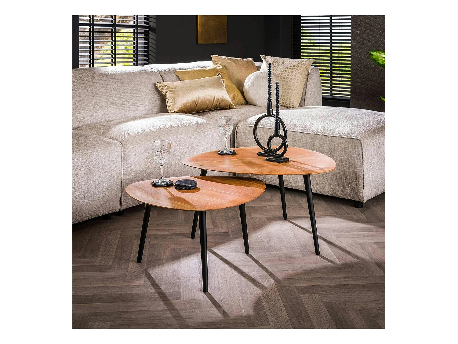 Table basse en bois massif forme triangle (lot de 2) MELBOURNE