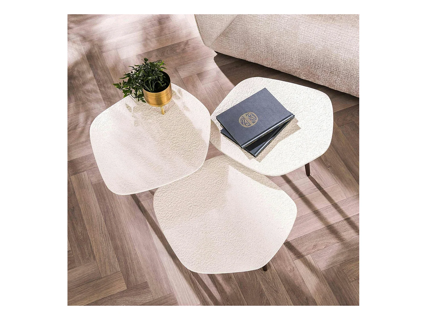 Table d'appoint blanche en marbre composite forme galet (lot de 3) TAJ