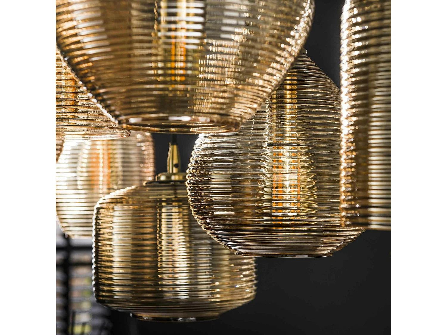 Suspension en verre strié 7 lampes ambrées NOVA