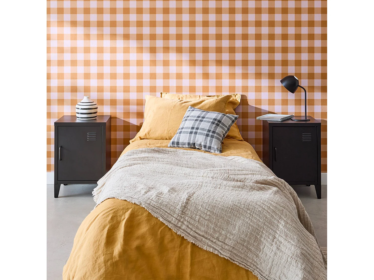 Set 2 comodini industriali, 1 anta, nero