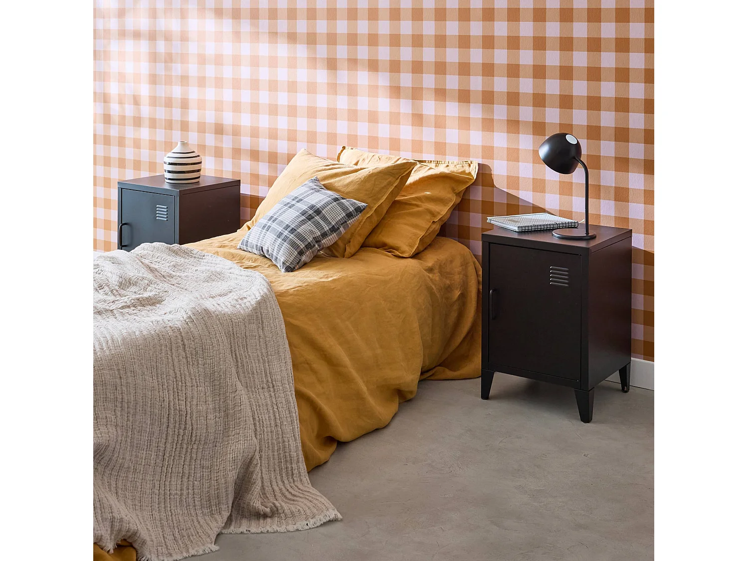 Set 2 comodini industriali, 1 anta, nero