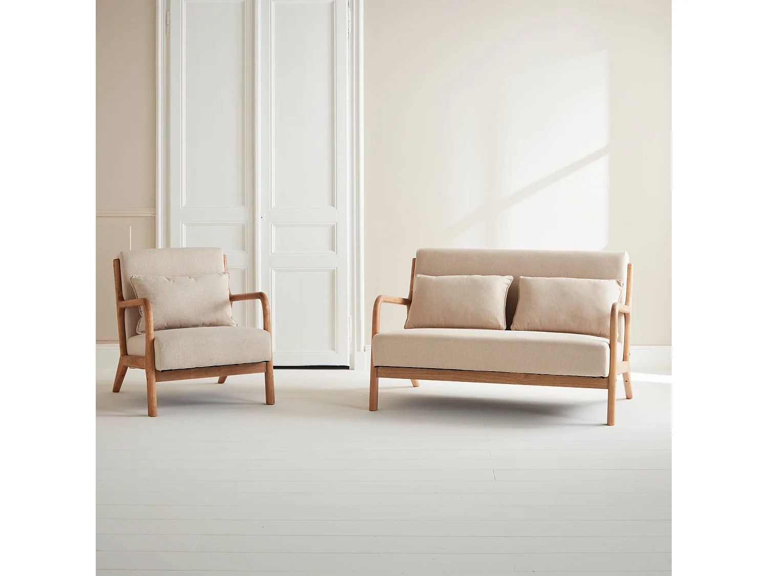 Panca scandinava a 2 posti e poltrona in legno, beige