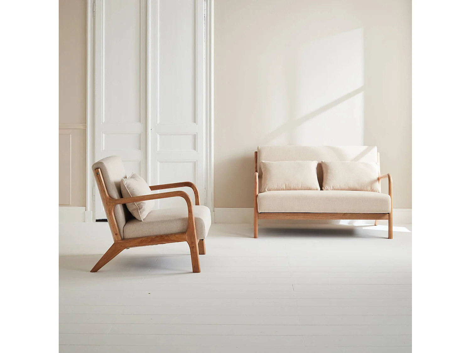 Panca scandinava a 2 posti e poltrona in legno, beige