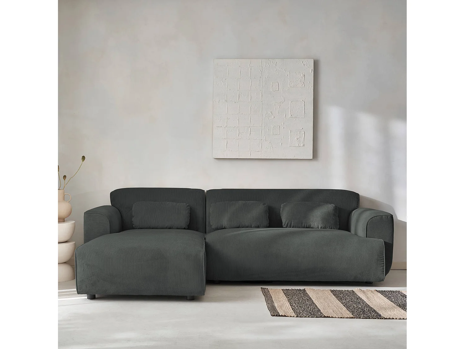 Canapé d'angle gauche. 2 à 3 places. velours côtelé gris. Wallas L 196 x P 151 / 91 / x H 73cm