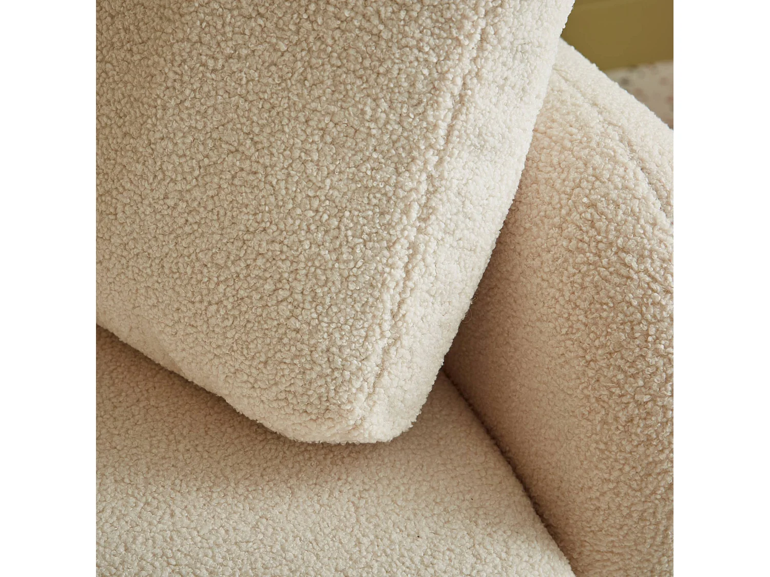 Sofá con borreguito, líneas redondeadas de 2 plazas crema