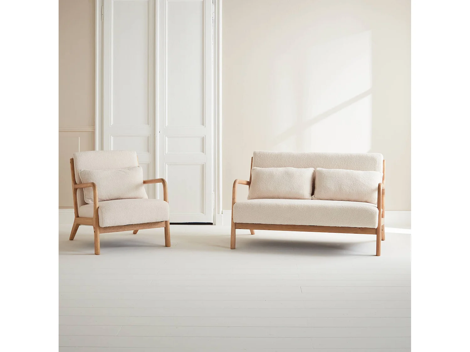 Banquette 2 places + Fauteuil en bois et tissu bouclette