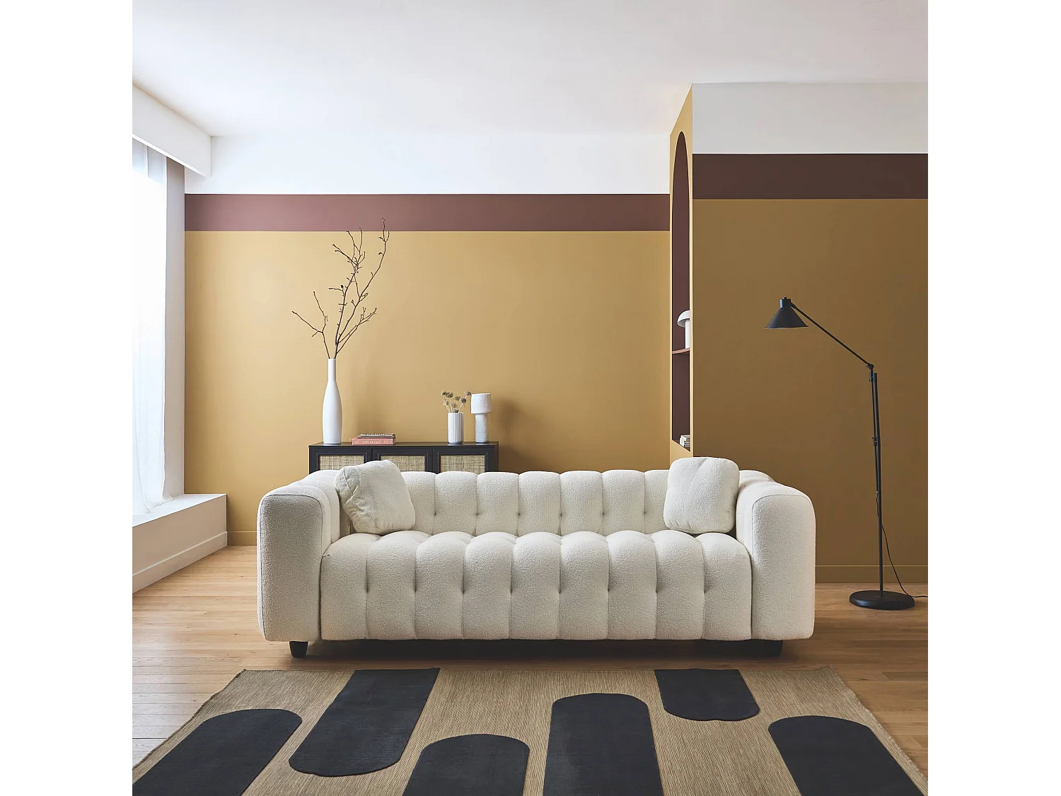 Canapé 3 places en bouclette texturée capitonné blanc crème - Structure bois d'eucalyptus et contreplaqué