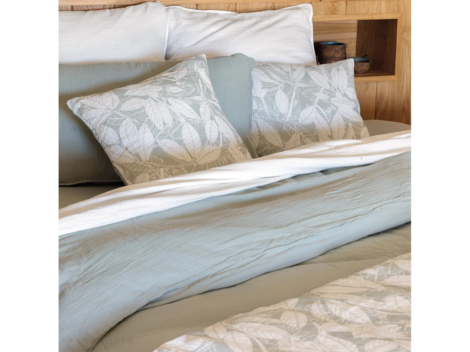 Housse de coussin 45x45 cm lin lavé imprimé végétal HELIOS gris Lichen