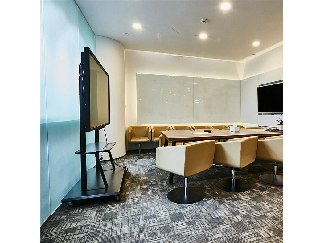 Support de TV avec 2 tablettes de rangement et  4 roulettes pour téléviseur de 32 à 80 pouce - Pied tv réglable - charge 65kg VESA Max 600x400